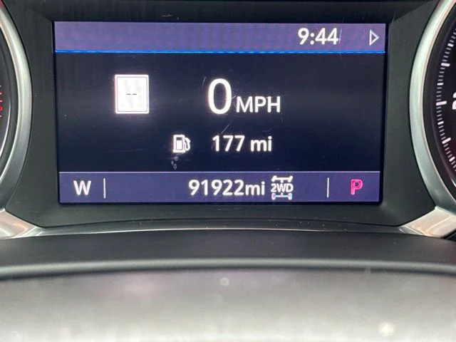Used 2020 Silver GMC AT4 image 28
