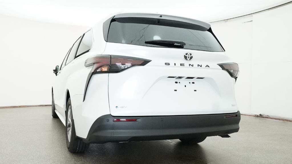 New 2026 Wind Chill Pearl Toyota XLE image 21