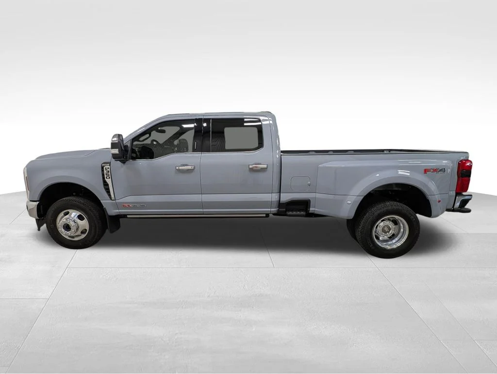 New 2026 Glacier Gray Metallic Tri-Coat Ford F-350® King Ranch® image 1