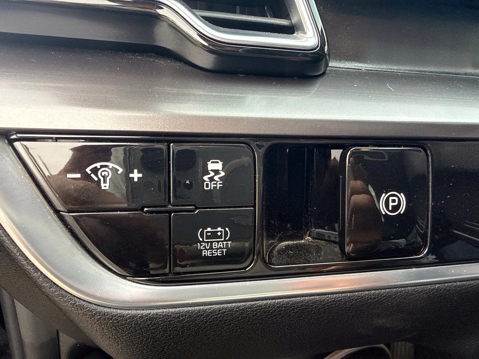 Used 2023  Kia EX image 14