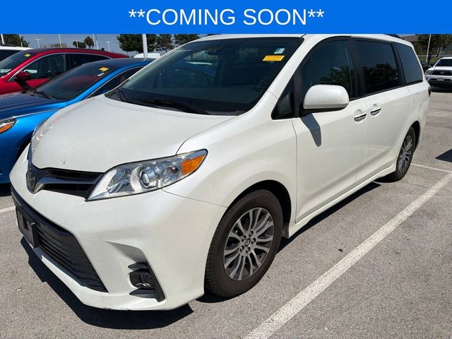 2018 Toyota Sienna XLE
