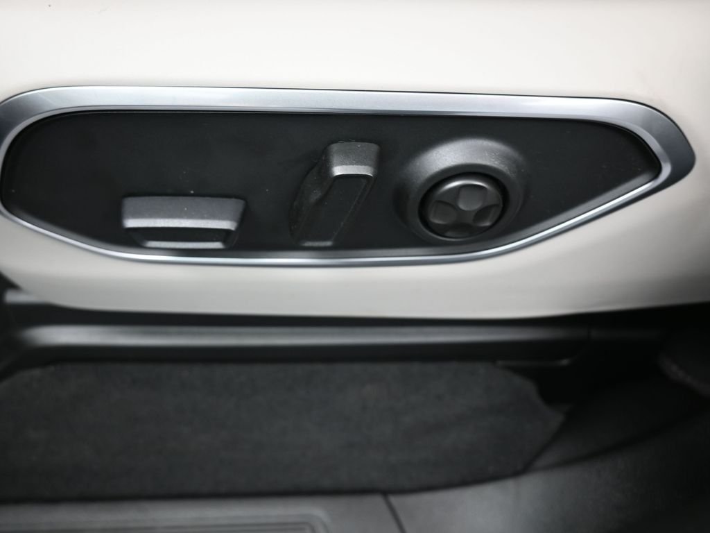 New 2026 High Gloss Black Exterior Paint Jeep Limited Reserve image 31