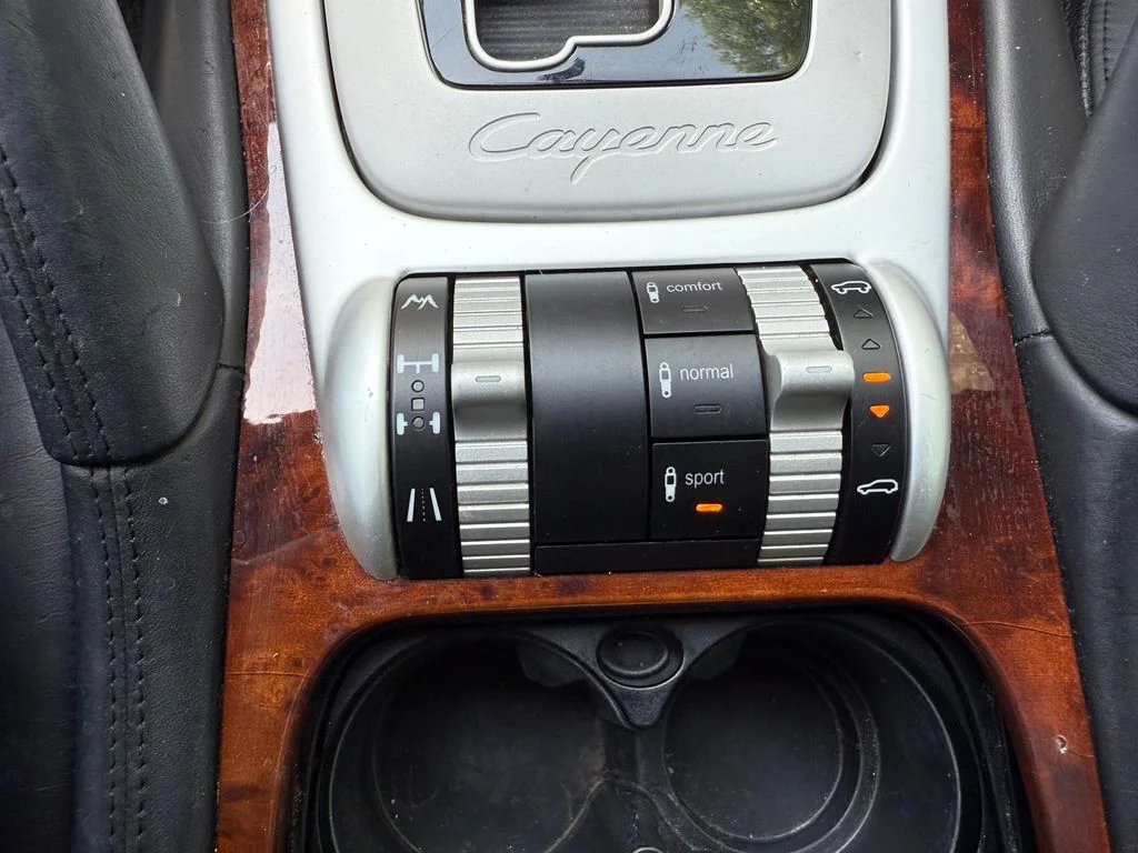 Used 2005  Porsche Turbo image 18
