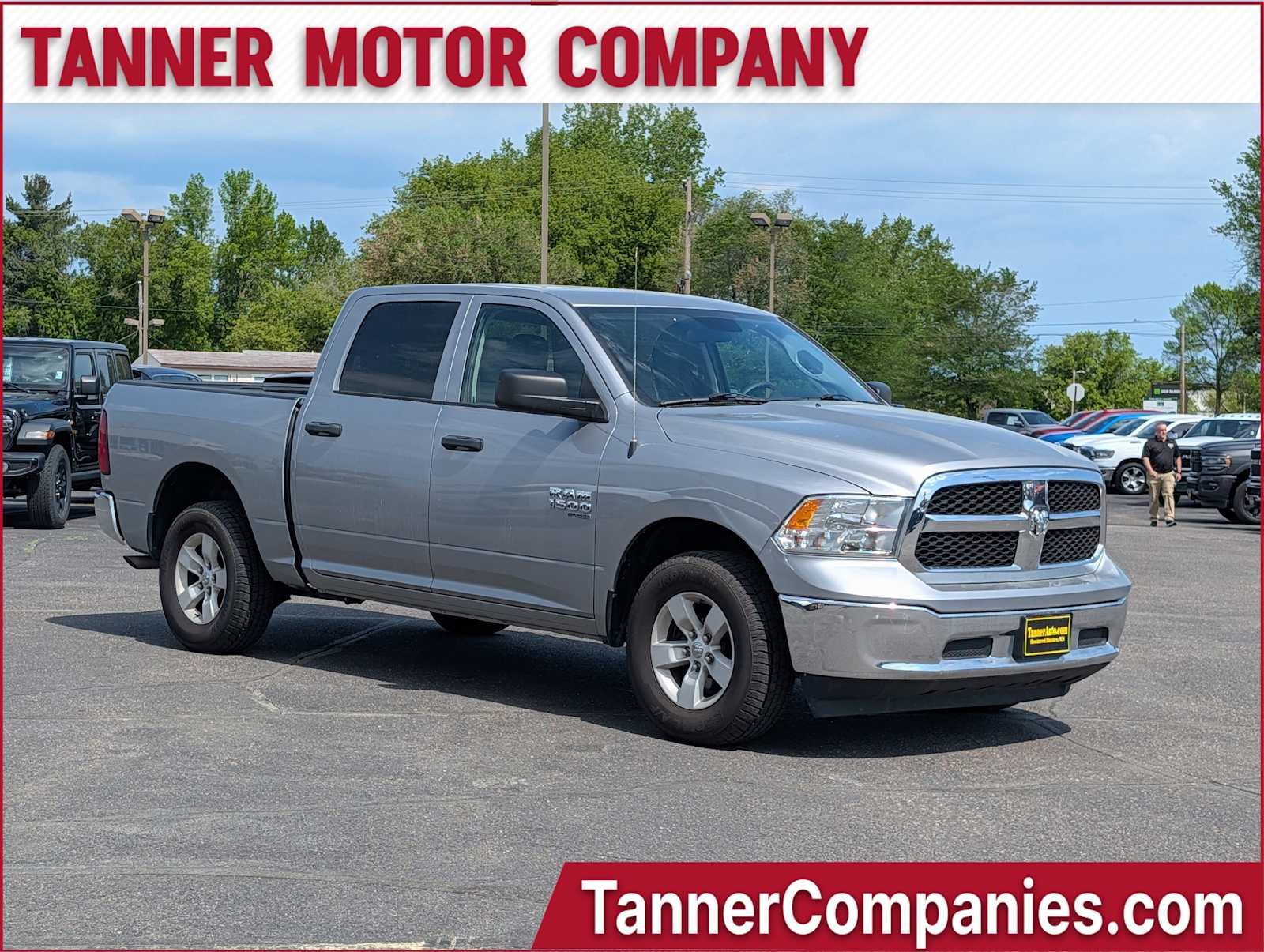 2022 RAM 1500 Classic SLT 4x4 Crew Cab 5'7's photo