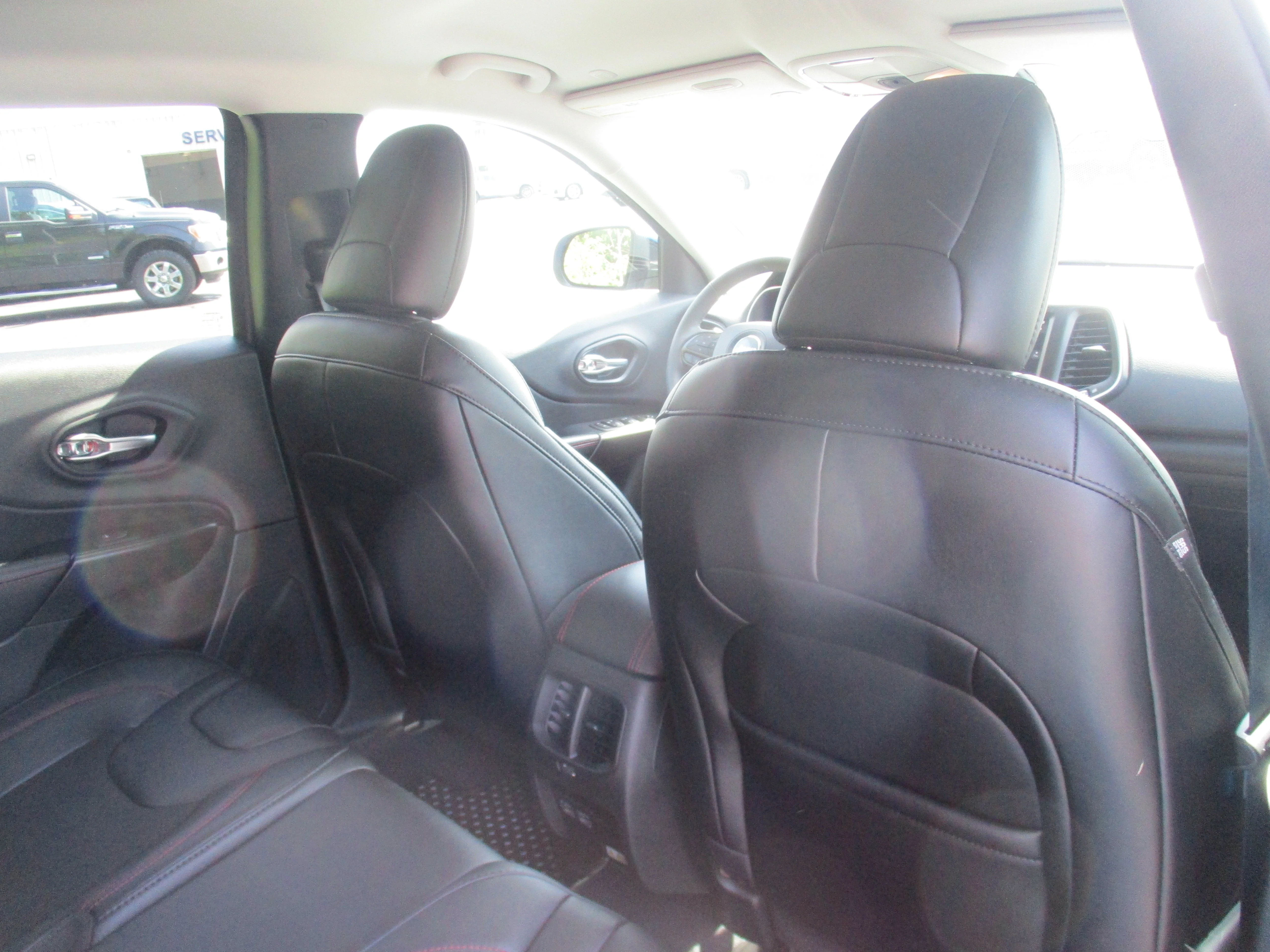 Used 2022 Hydro Blue Pearlcoat Jeep Trailhawk image 41