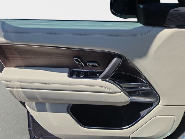 New 2026 Varesine Blue Land Rover SE image 19