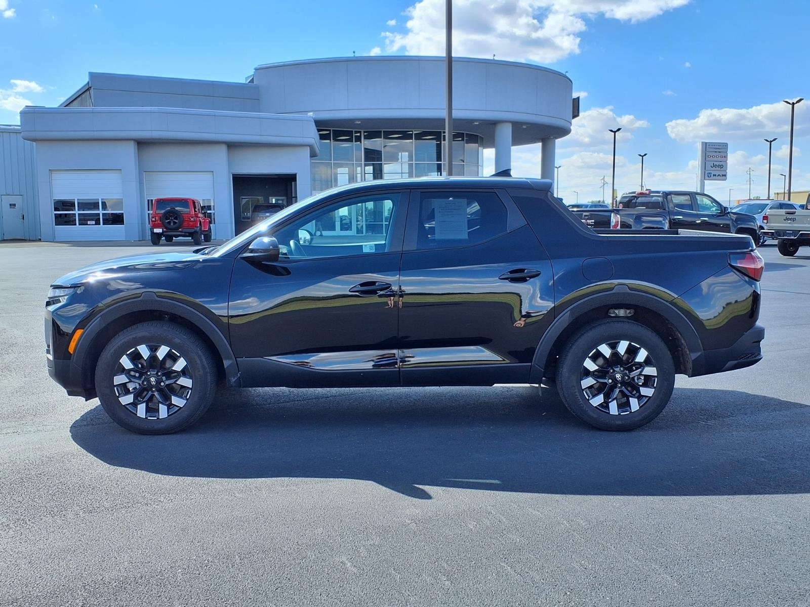 2025 Hyundai Santa Cruz SE - Photo 18