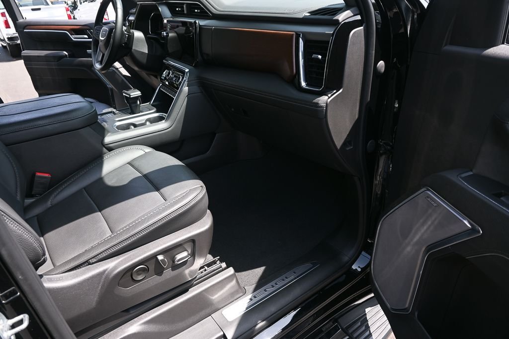 Used 2023 Black GMC Denali image 22