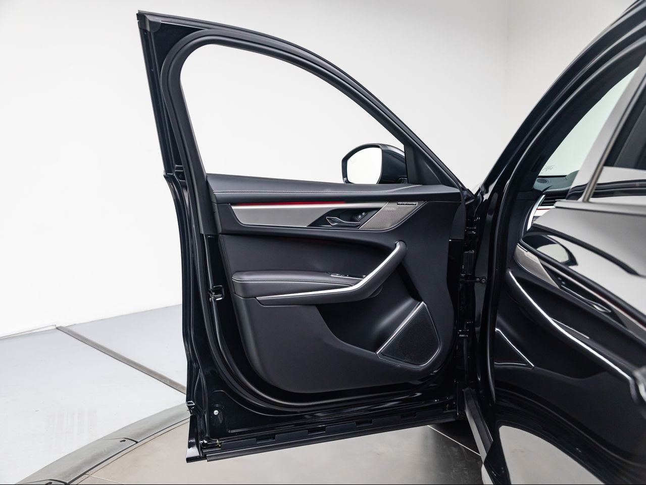 2026 Jaguar F-Pace R-Dynamic S - Photo 24