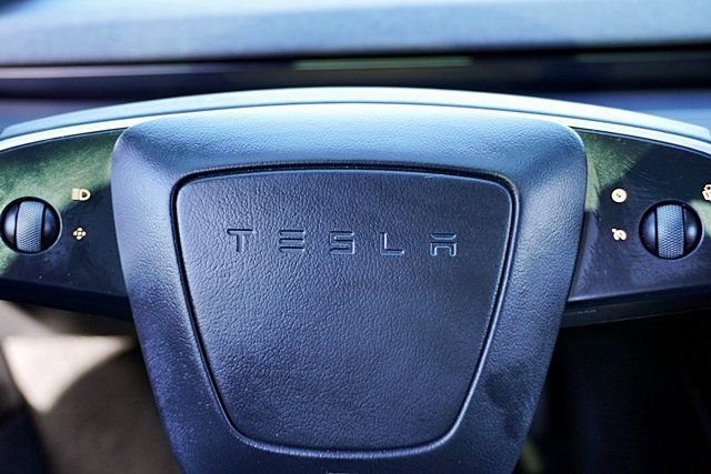 Used 2025  Tesla Long Range image 35