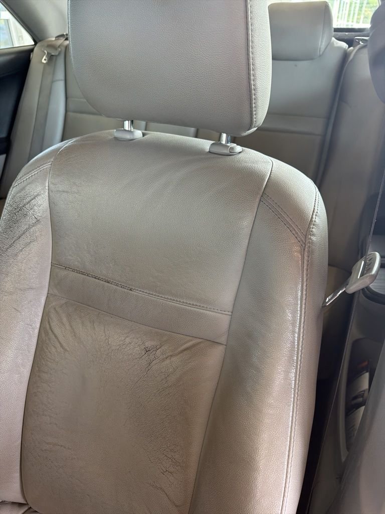 Used 2014 Gray Toyota L image 5