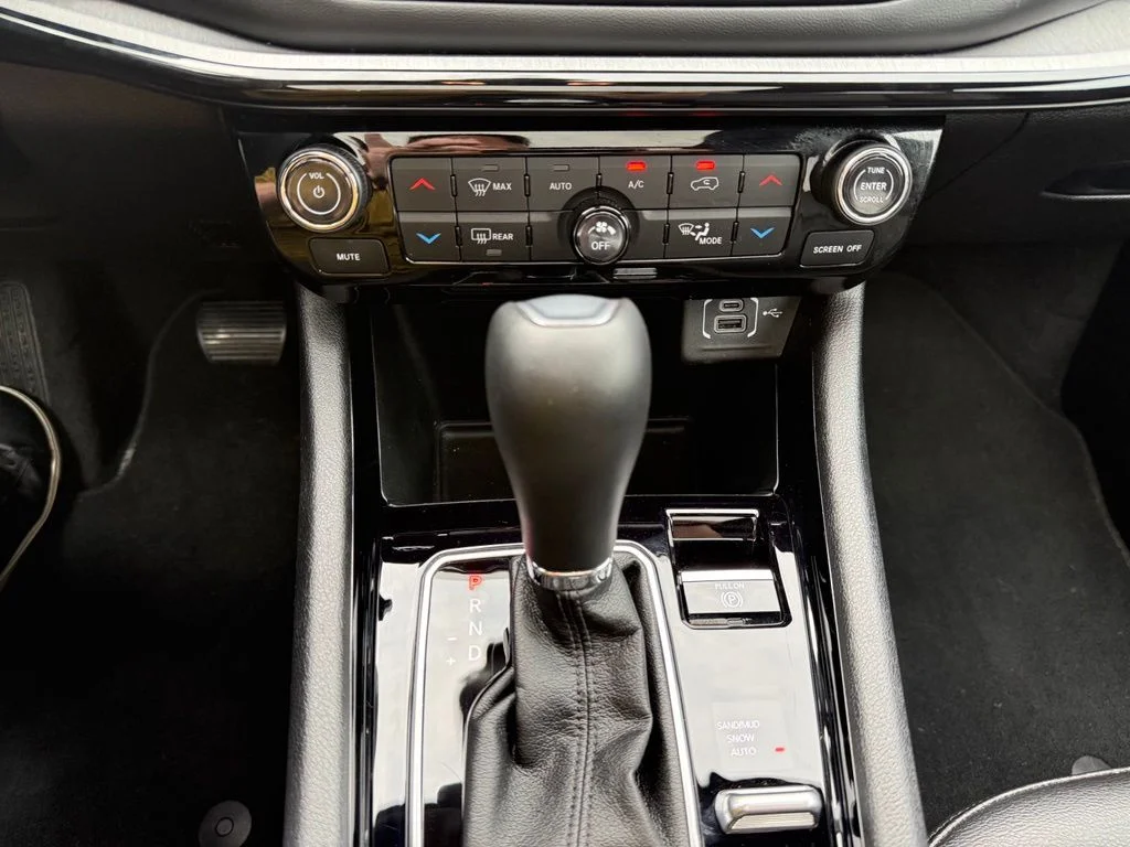 Used 2024 Black Jeep Limited image 22