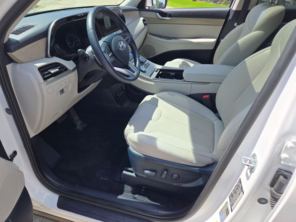 Used 2021 White Hyundai SEL image 23