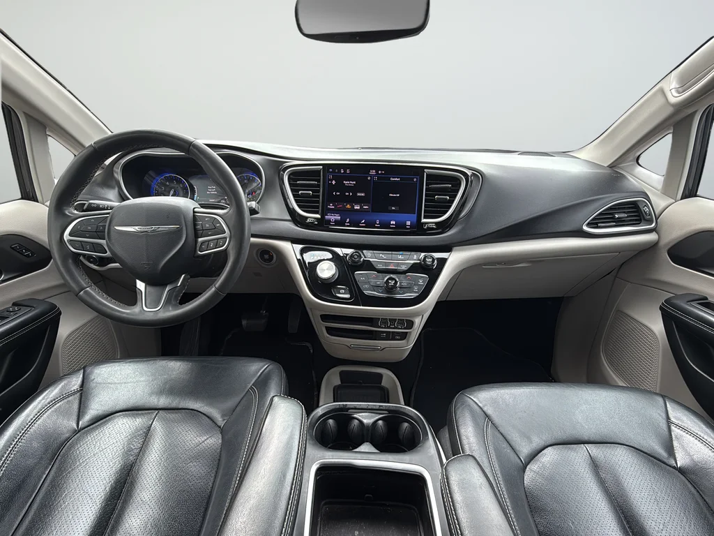 Used 2022 Gray Chrysler Touring L image 22