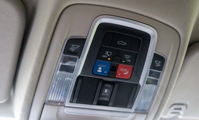 Used 2022 Silver Ram Laramie image 39