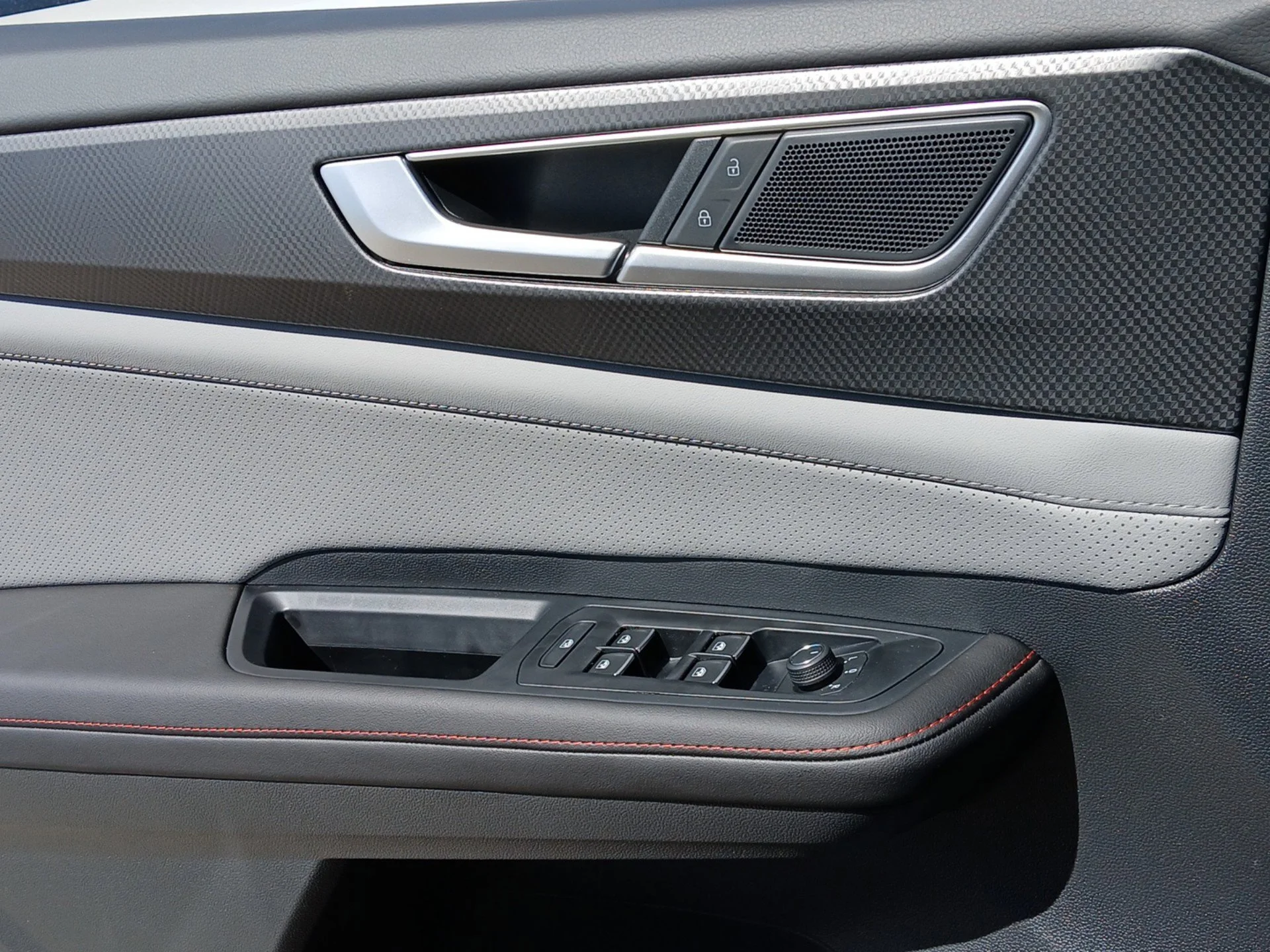 New 2026 Deep Black Pearl Volkswagen 2.0T Peak Edition image 17