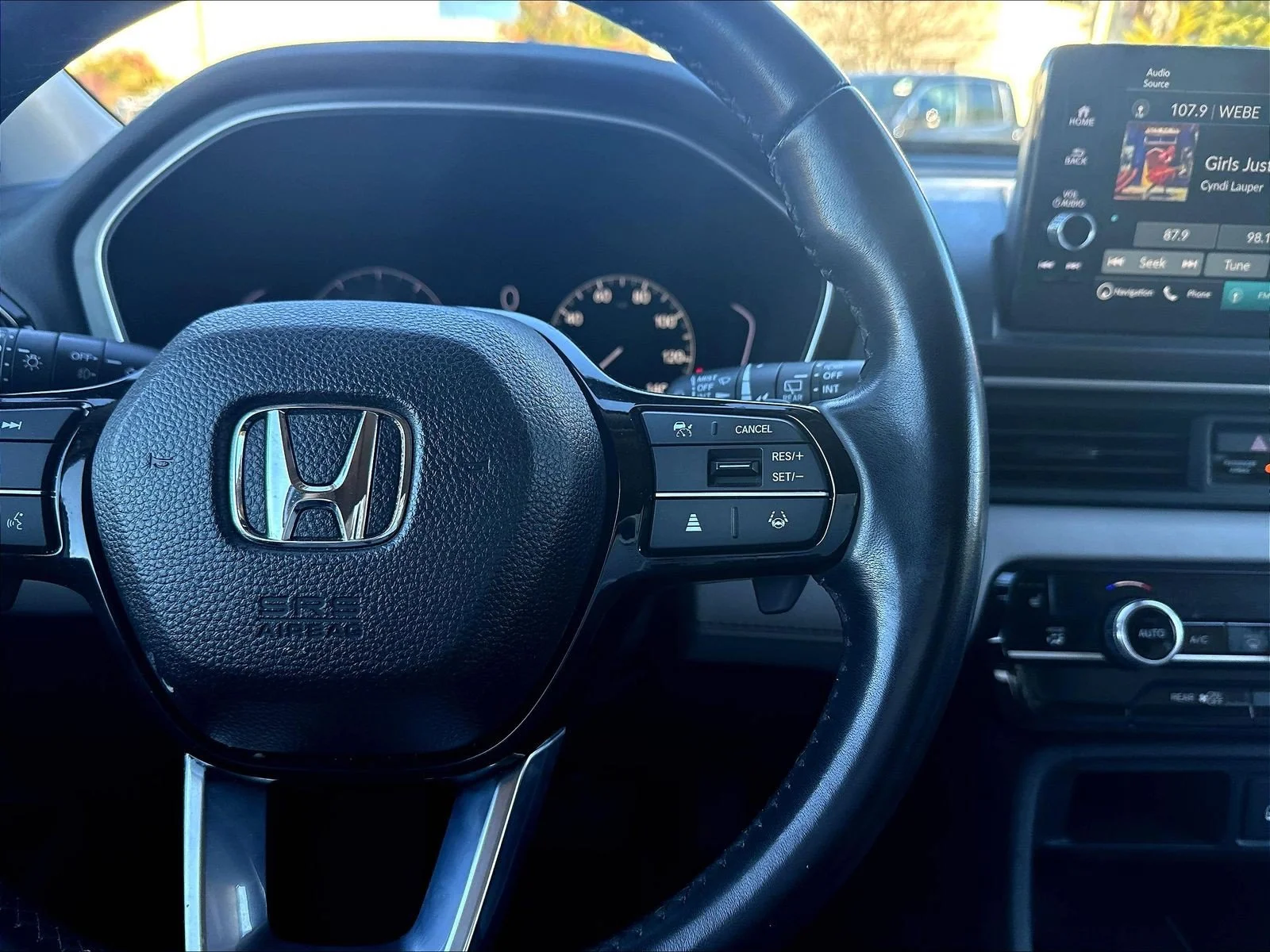 Used 2024 Lunar Silver Metallic Honda Touring image 16