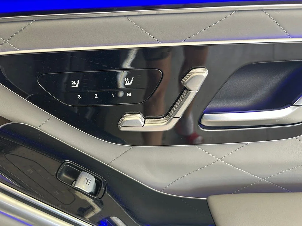 Used 2023 Silver Mercedes-Benz S 580 image 27
