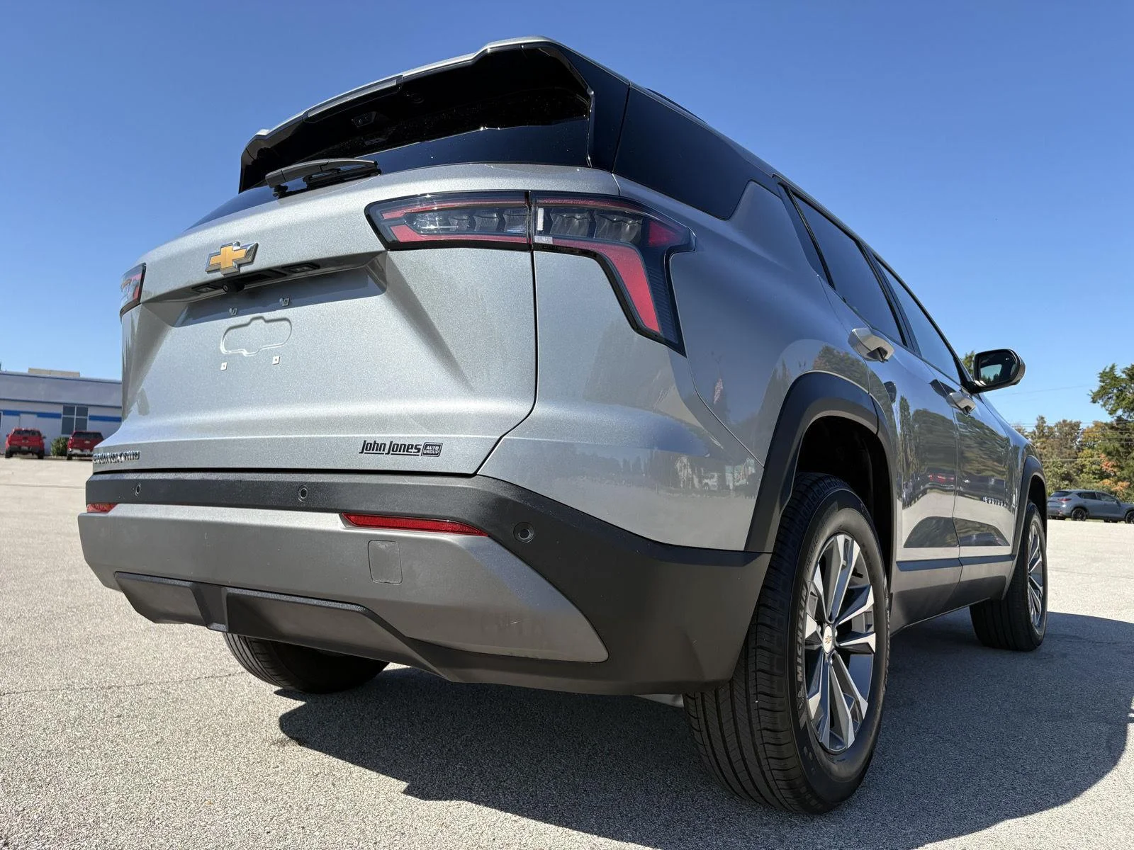 Used 2025 Sterling Gray Metallic Chevrolet AWD LT image 26