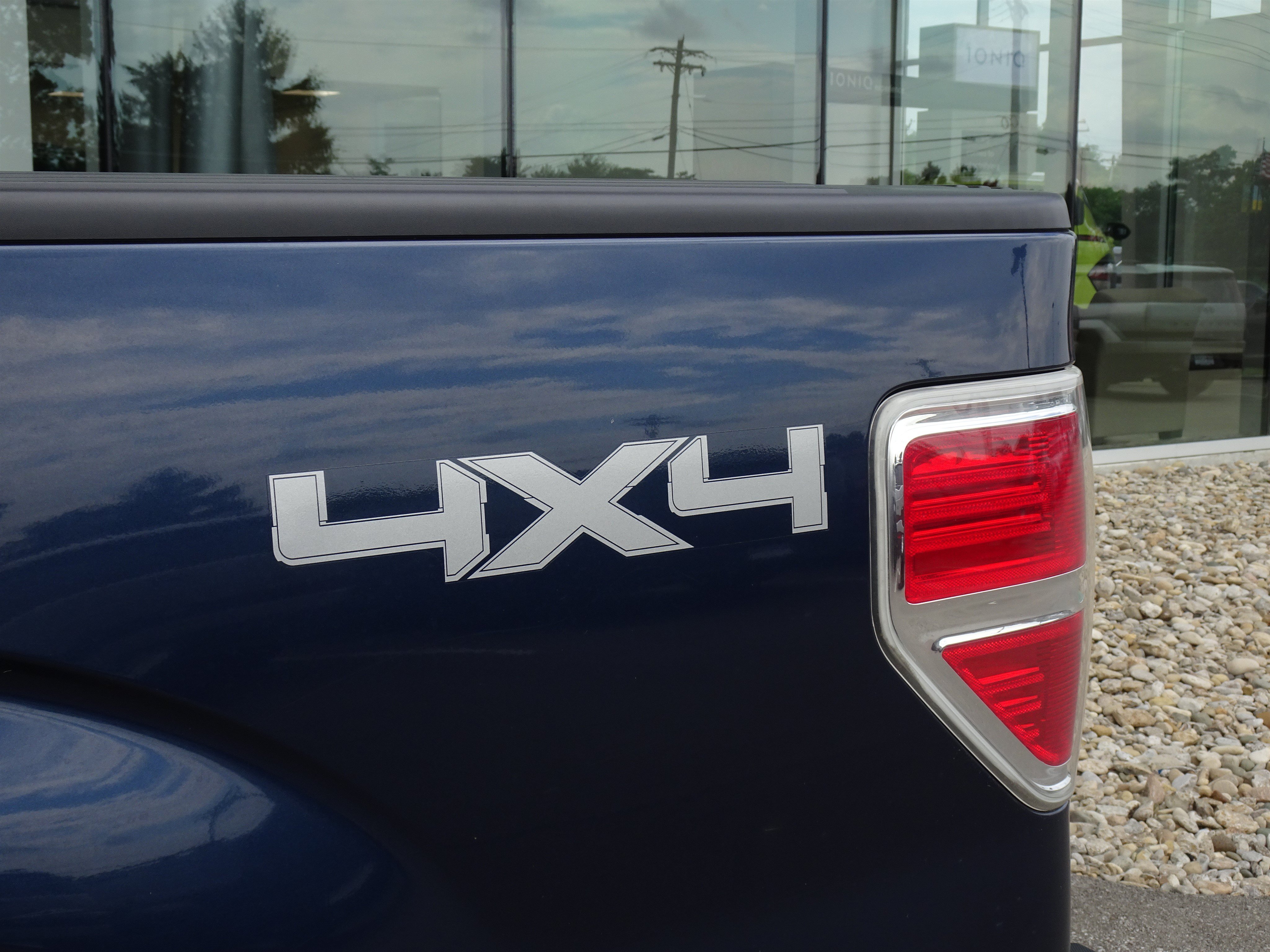 Used 2013 Blue Ford XLT image 10