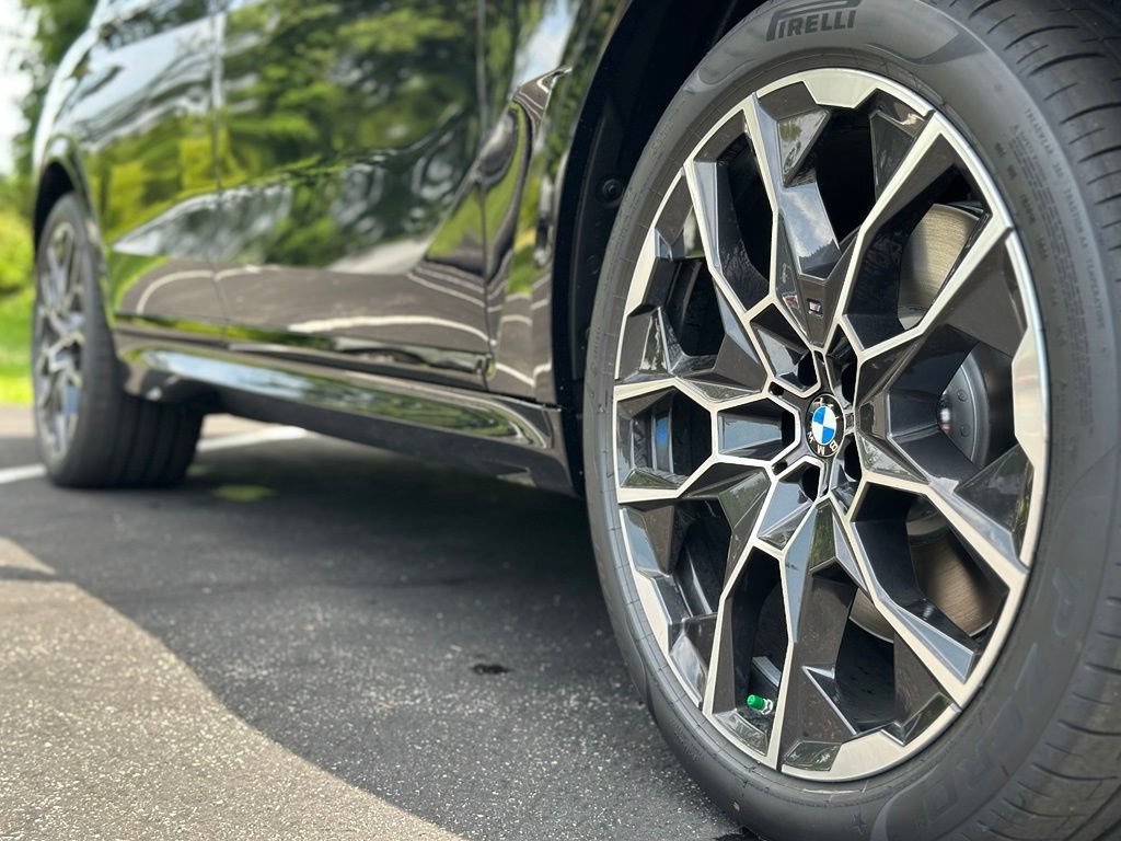 New 2027 Carbon Black Metallic BMW xDrive40i image 8