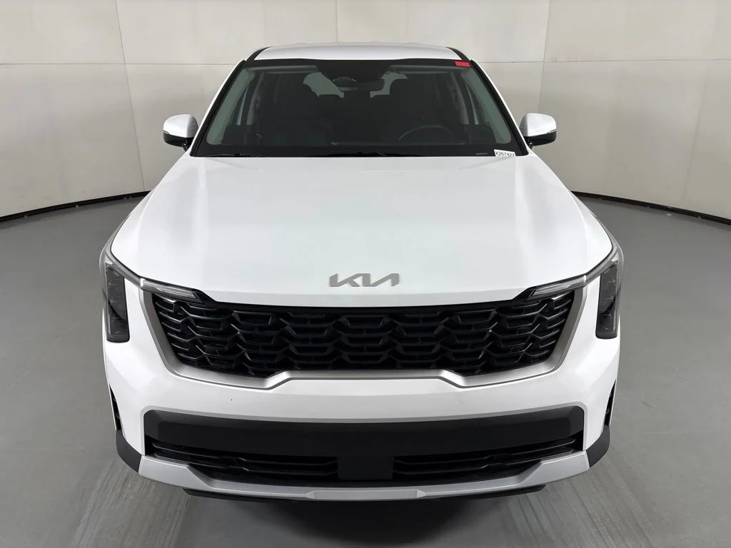New 2026 Glacial White Pearl Kia LX image 3