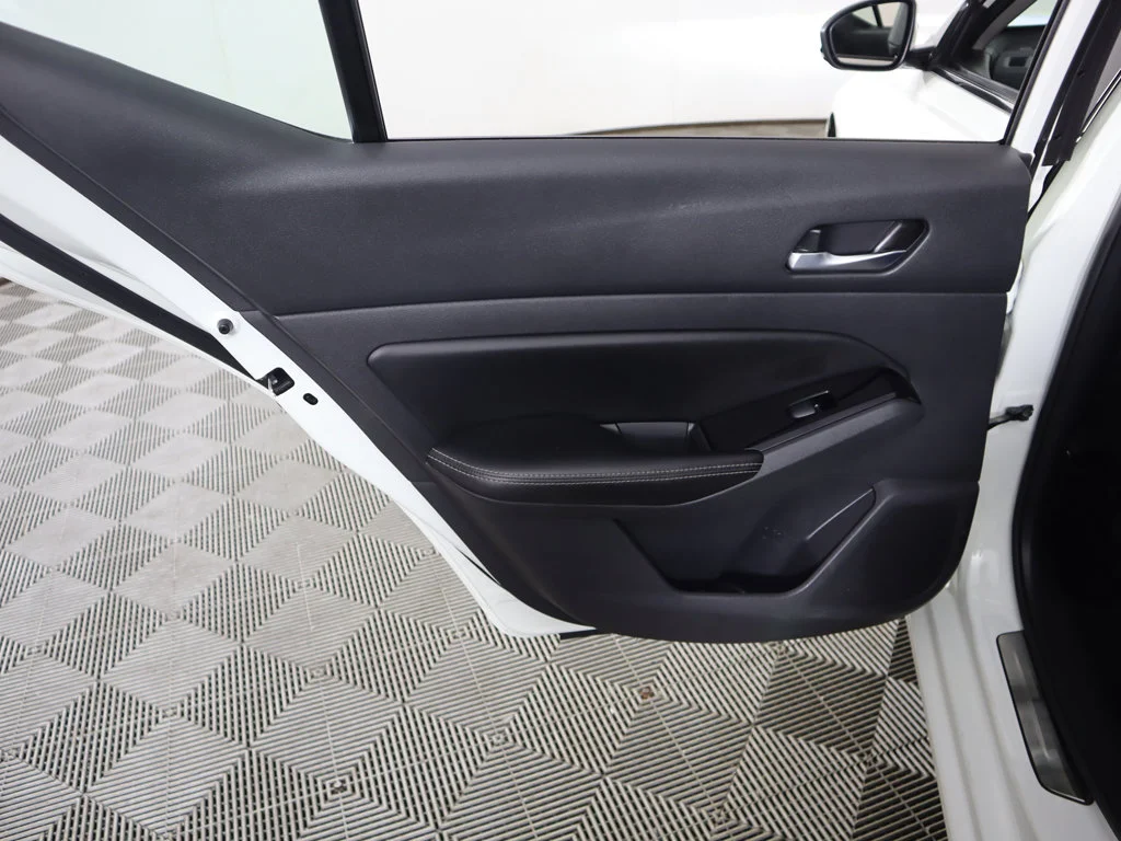 Used 2023 Pearl White Nissan 2.5 SL image 26