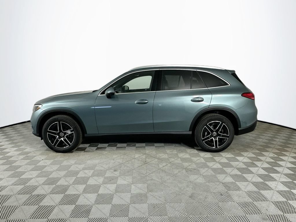New 2026 Verde Silver Metallic Mercedes-Benz GLC 300 image 38