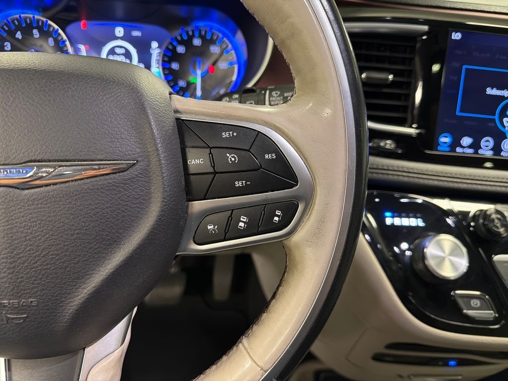 Used 2019 Silver Chrysler Limited image 36