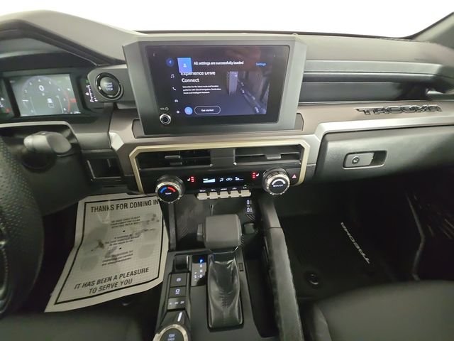 Used 2025  Toyota SR5 image 11
