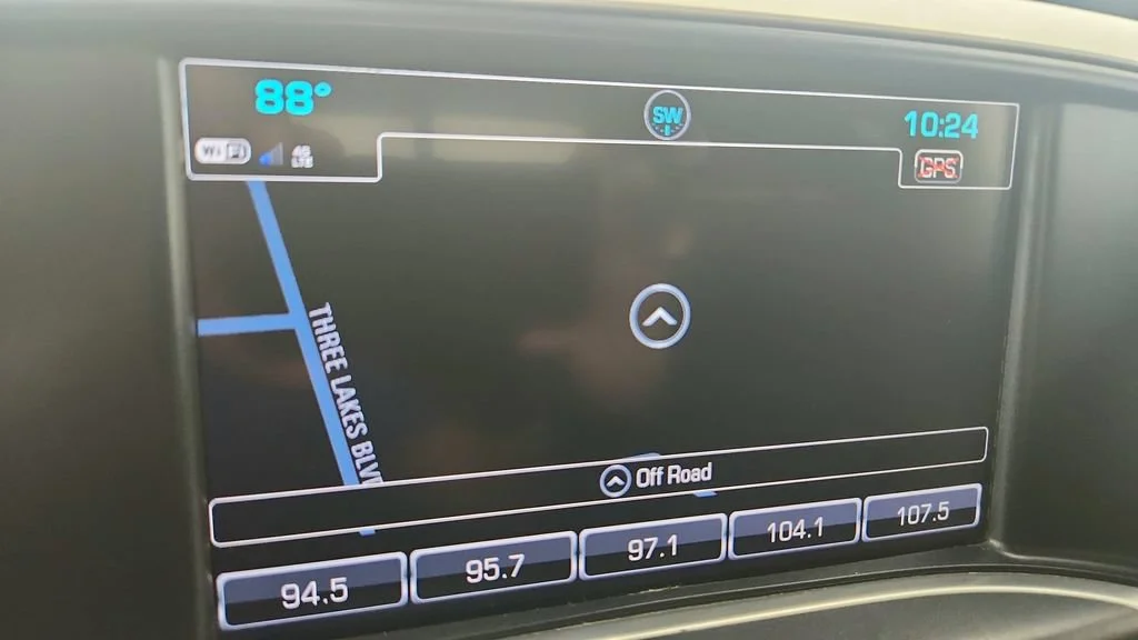 Used 2018 SUMMIT WHITE GMC SLT image 16