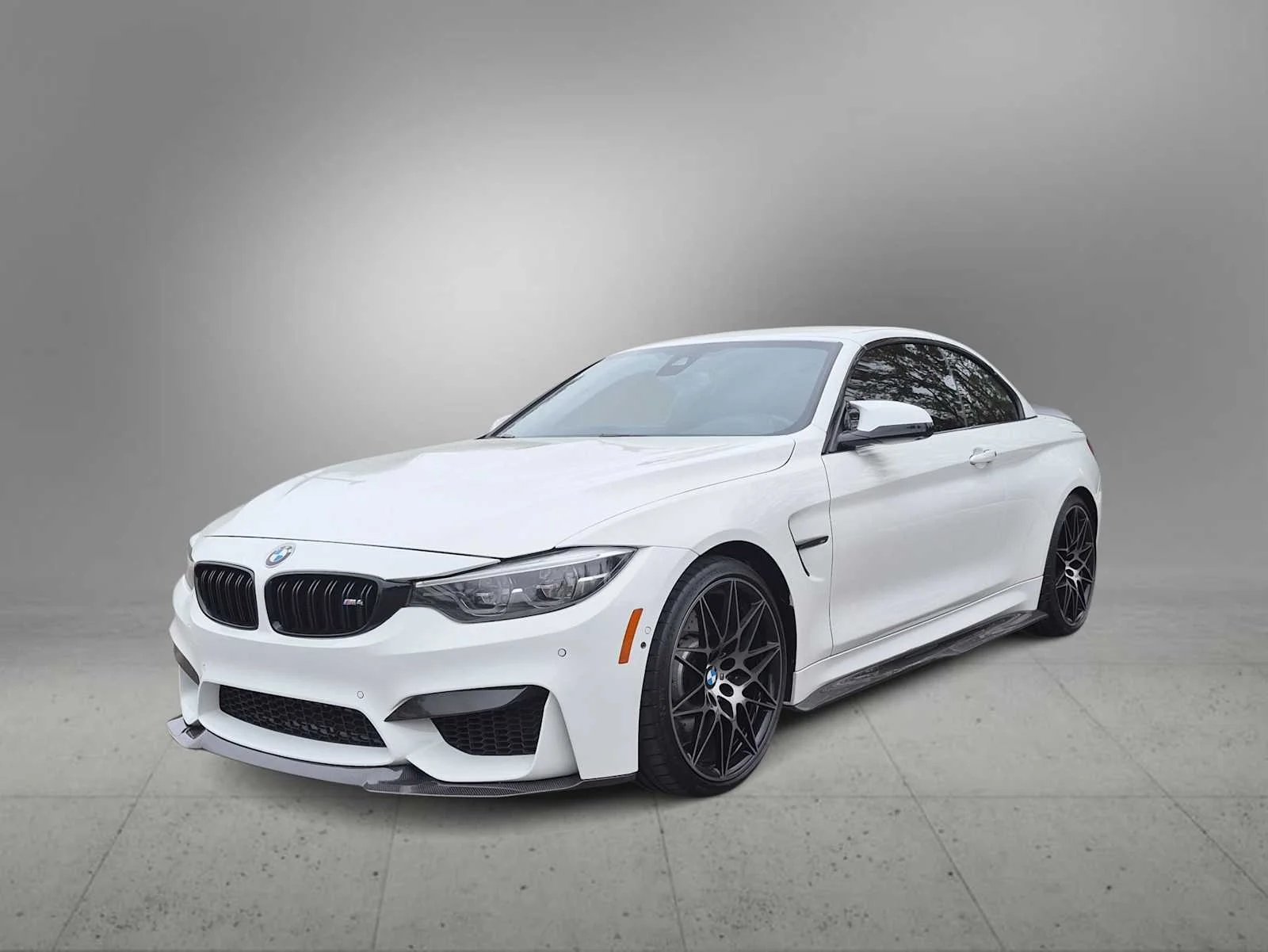Used 2018 Alpine White BMW  image 4