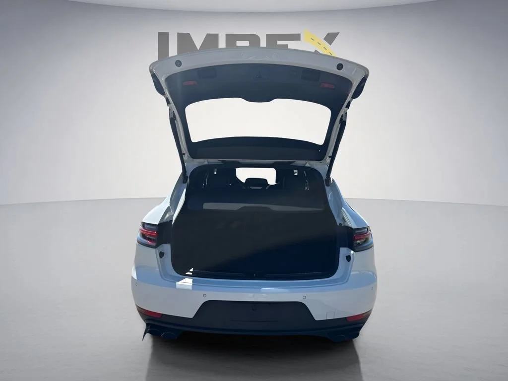 Used 2021  Porsche  image 30