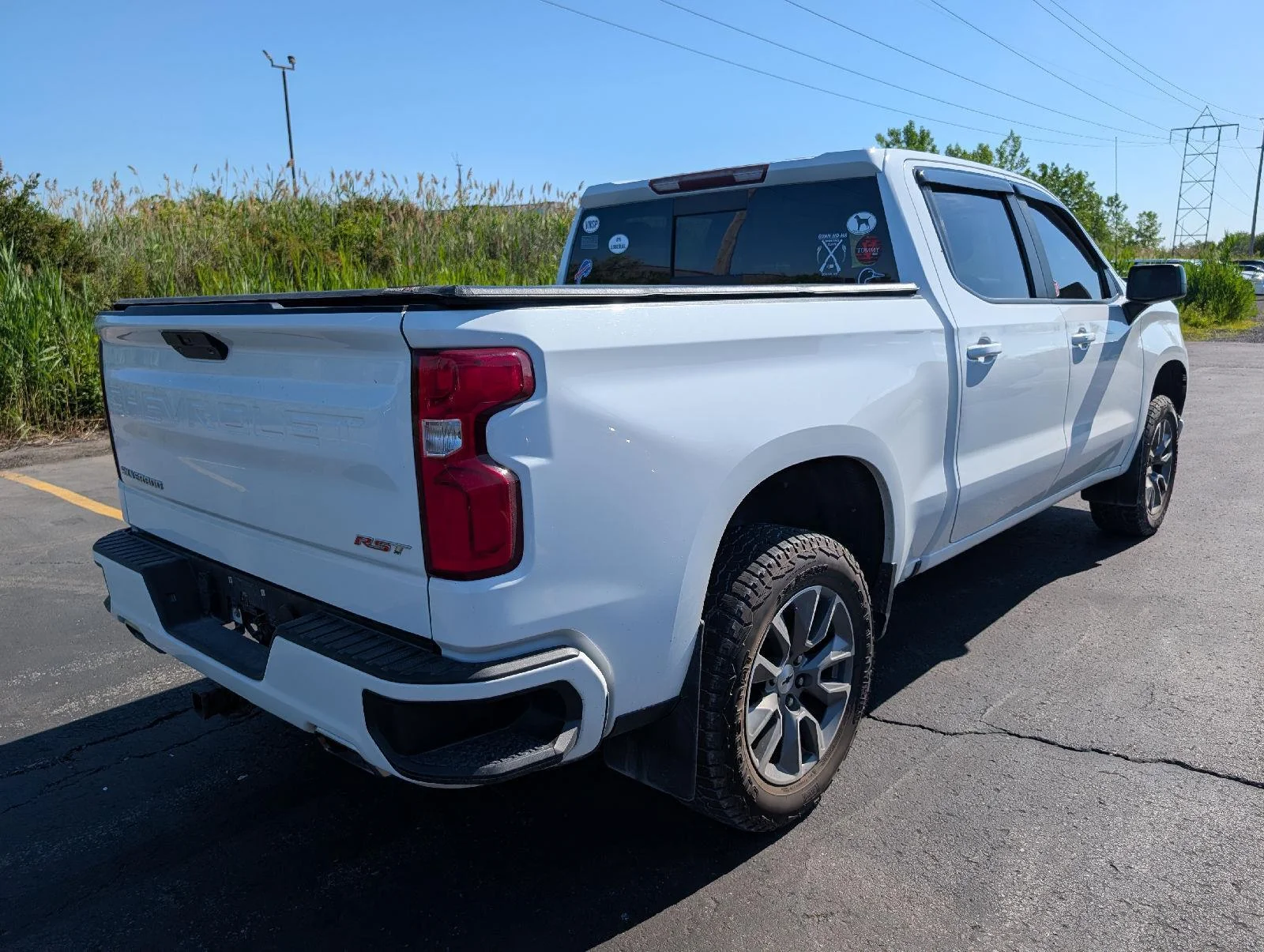Used 2020 SUMMIT WHITE Chevrolet RST image 10
