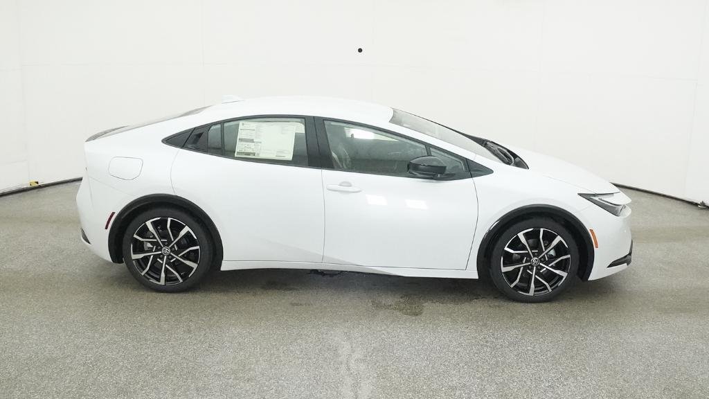 2025 Toyota Prius XSE - Photo 2