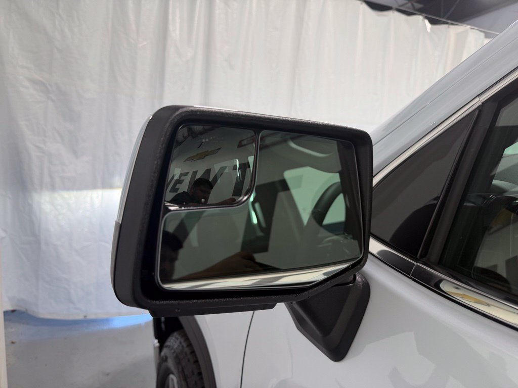2026 GMC Sierra 1500 SLT - Photo 9