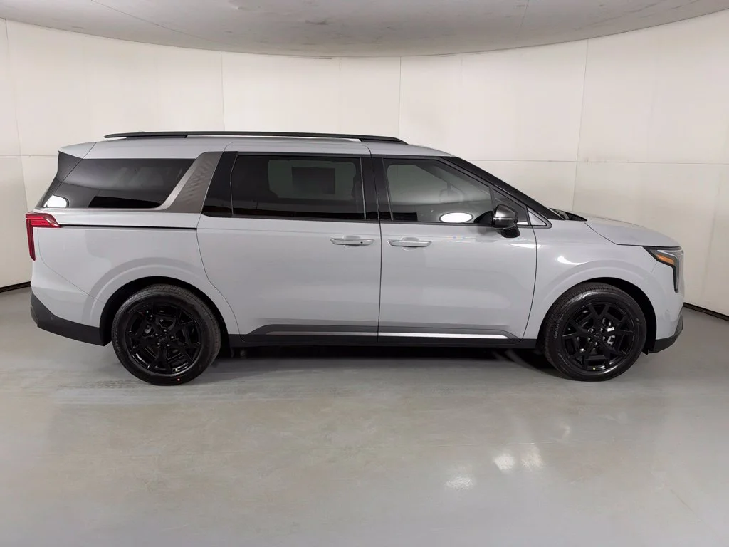 New 2027 Ceramic Silver Kia SX image 9