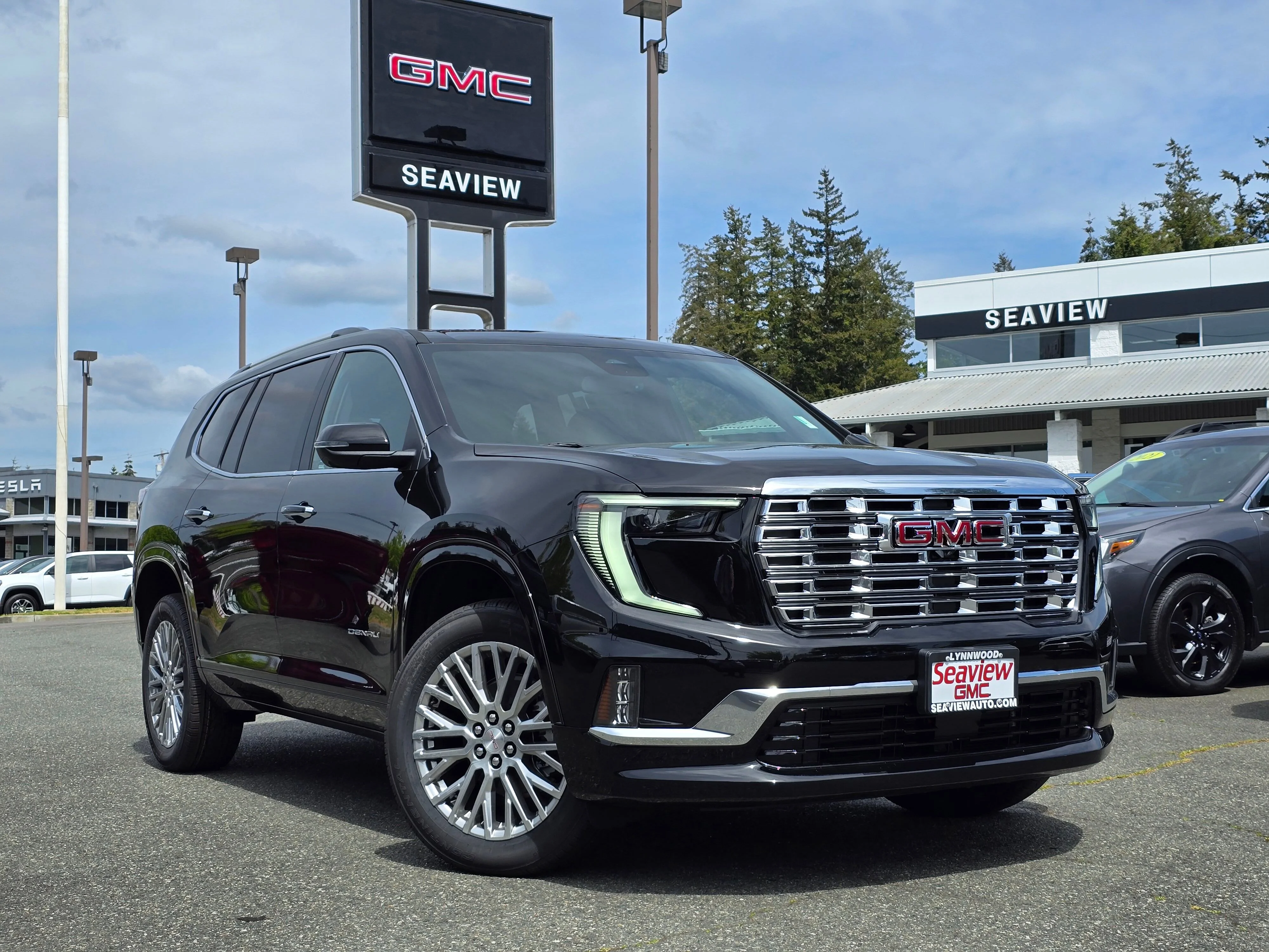 2025 GMC Acadia Denali AWD's photo