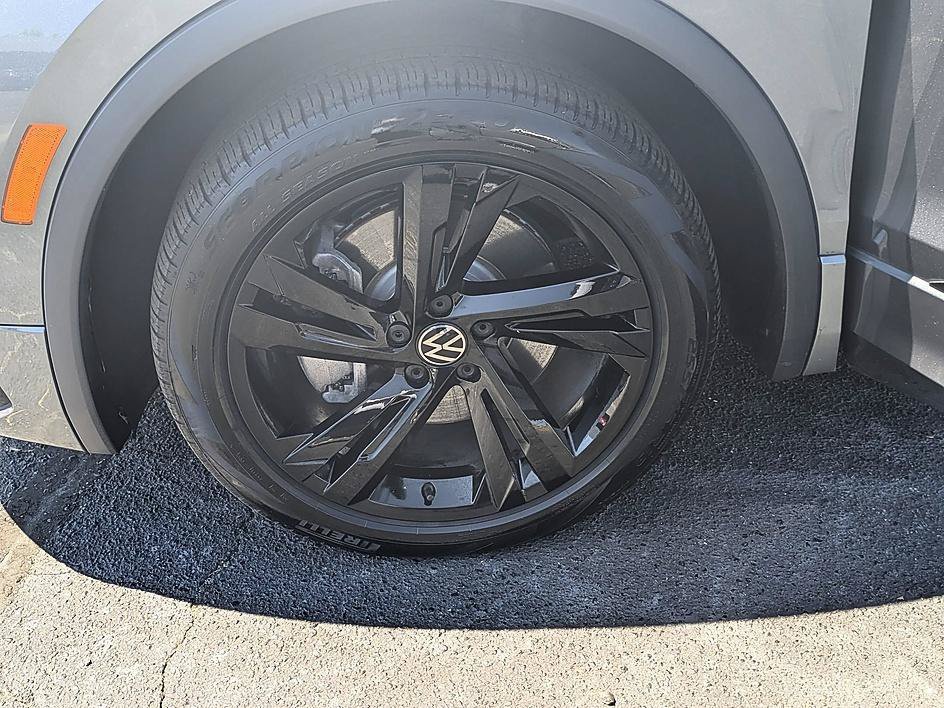 Used 2023 Black Volkswagen SE R-Line Black image 10