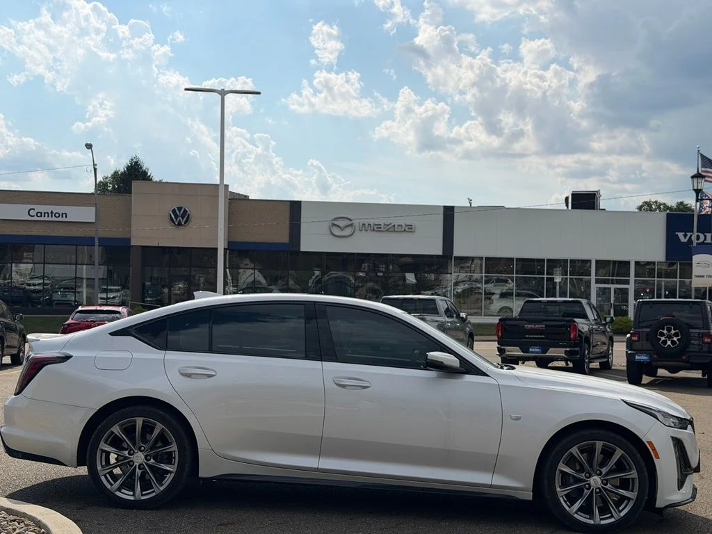 Used 2020 White Cadillac Sport image 19