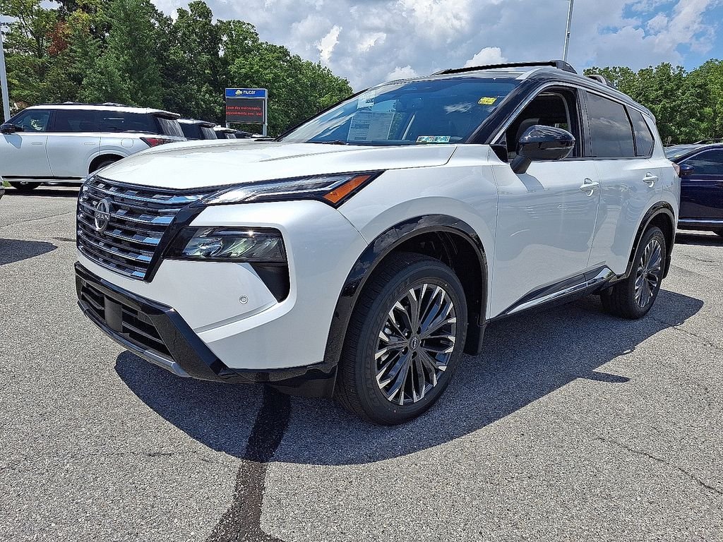 New 2026 Everest White Pearl TriCoat / Super Black Two-tone Nissan Platinum image 2