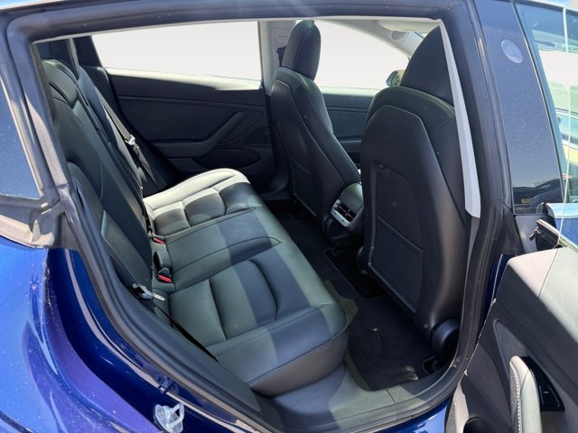 Used 2018 Deep Blue Metallic Tesla Long Range image 18