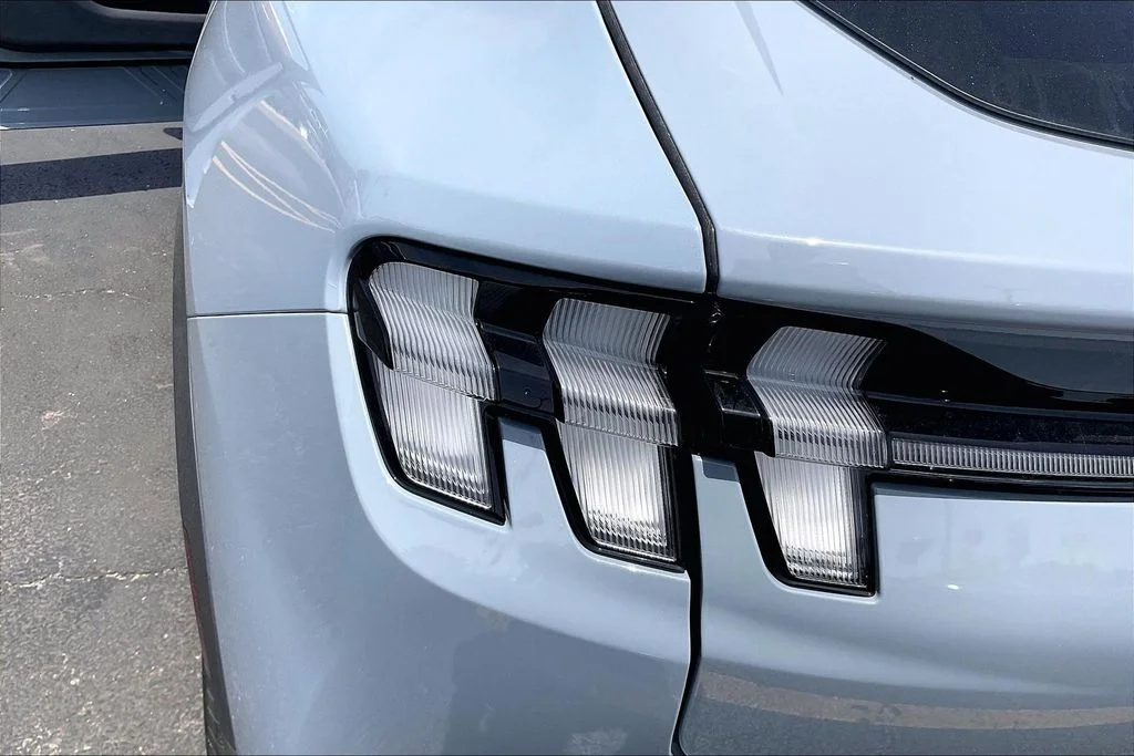 New 2026 Glacier Gray Metallic Tri-coat Ford Select image 30