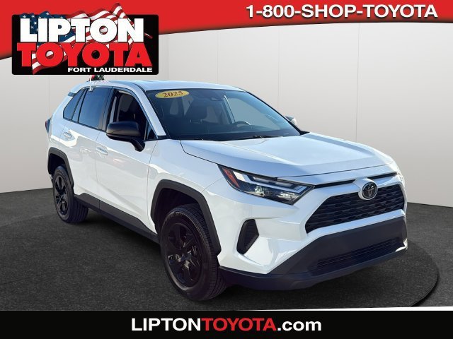 2025 Toyota RAV4 LE