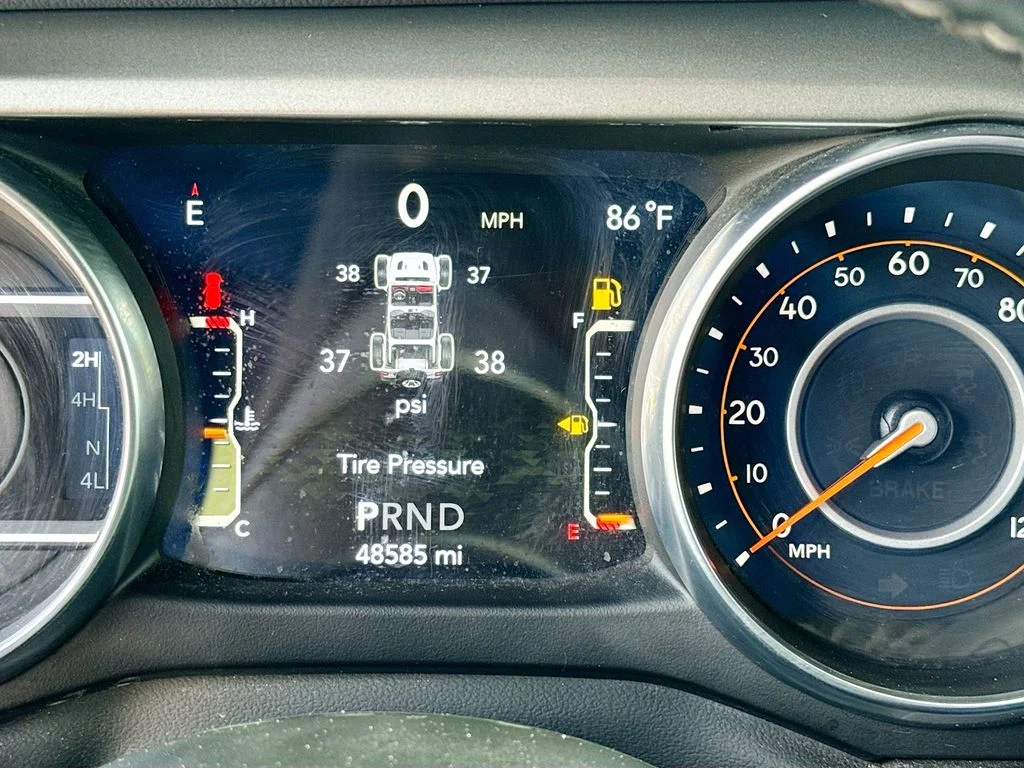 Used 2023 Red Jeep Sahara image 13