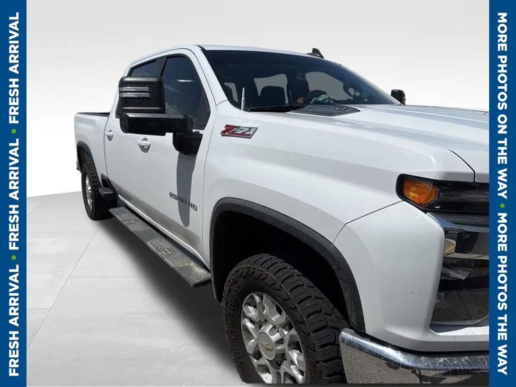 Used 2021 White Chevrolet LT image 1