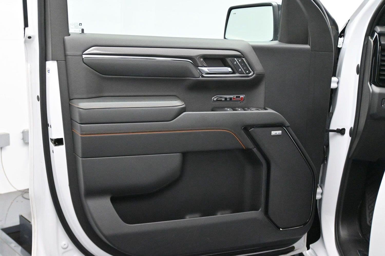 Used 2023 SUMMIT WHITE GMC AT4 image 10