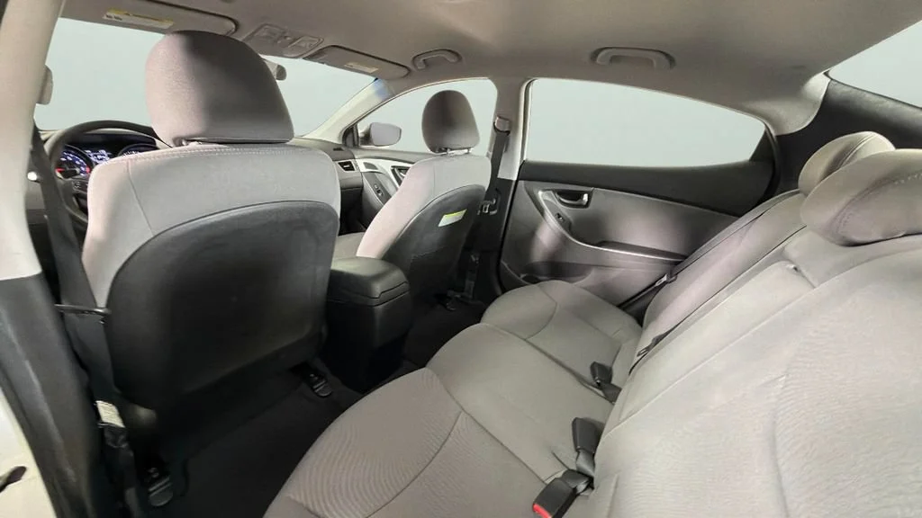 Used 2016 White Hyundai SE image 27