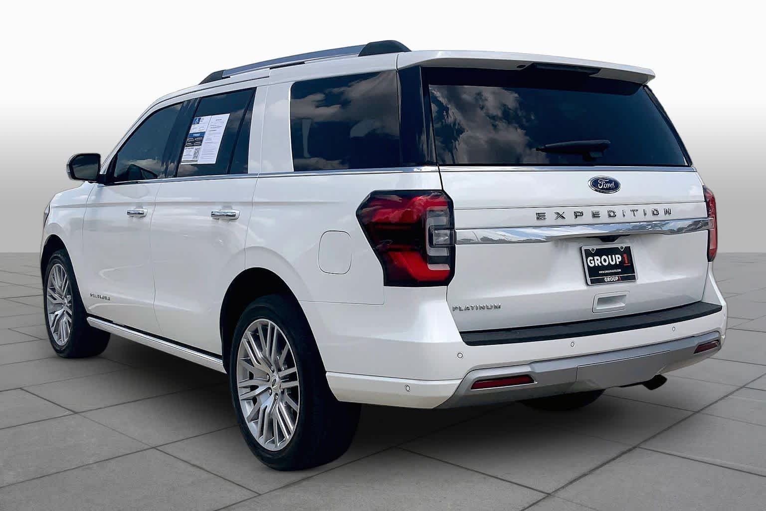 Used 2024 Star White Metallic Tri-Coat Ford Platinum image 12