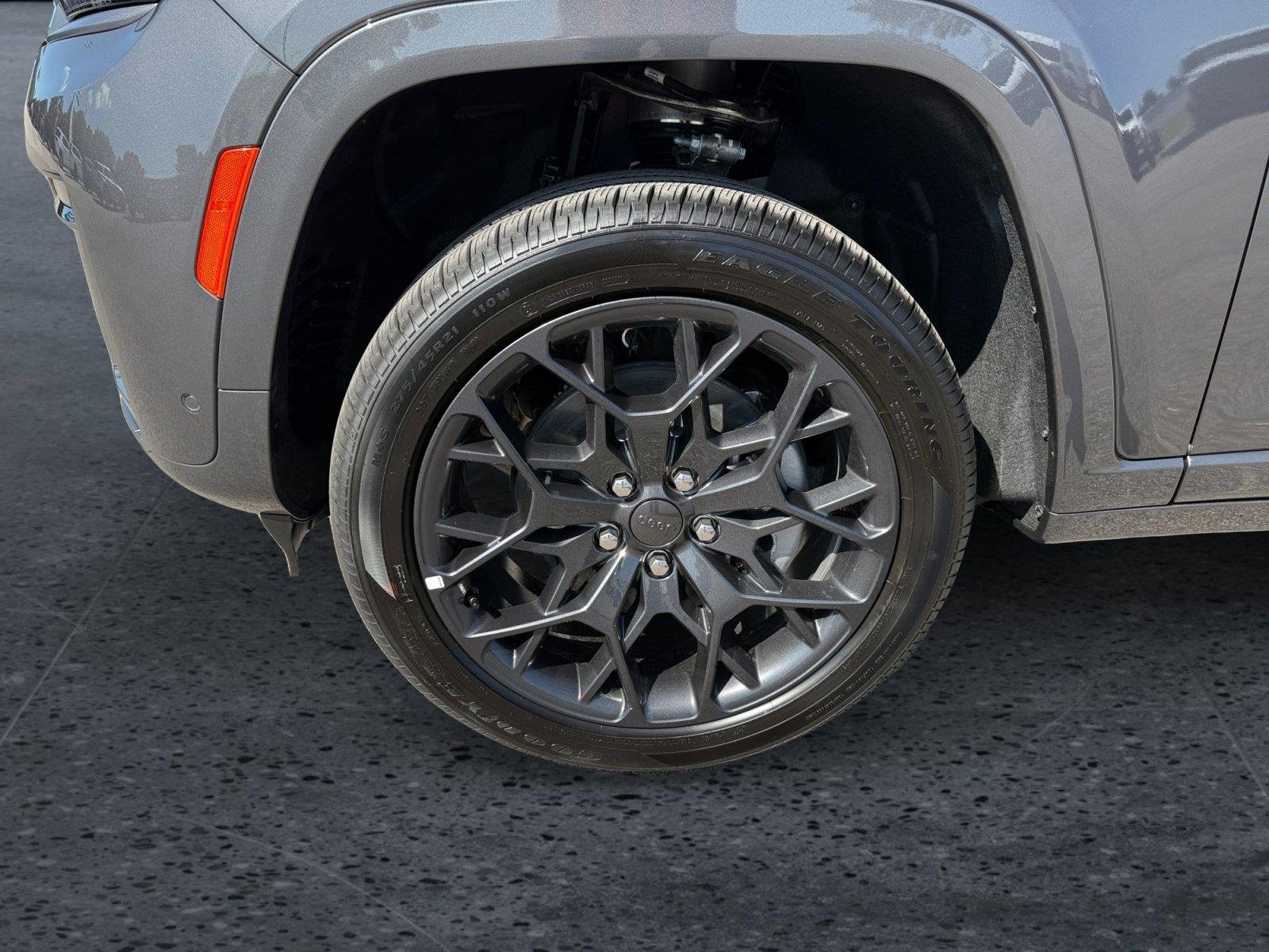 New 2026 Baltic Gray Metallic Clear-Coat Exterior Paint Jeep Summit image 9